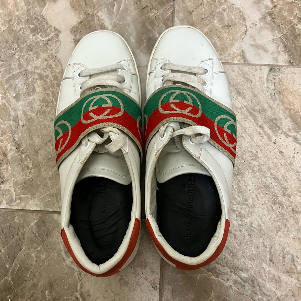 Gucci Ace sneaker in white leather with the signature green and red Web stripe - Picture 2 of 12